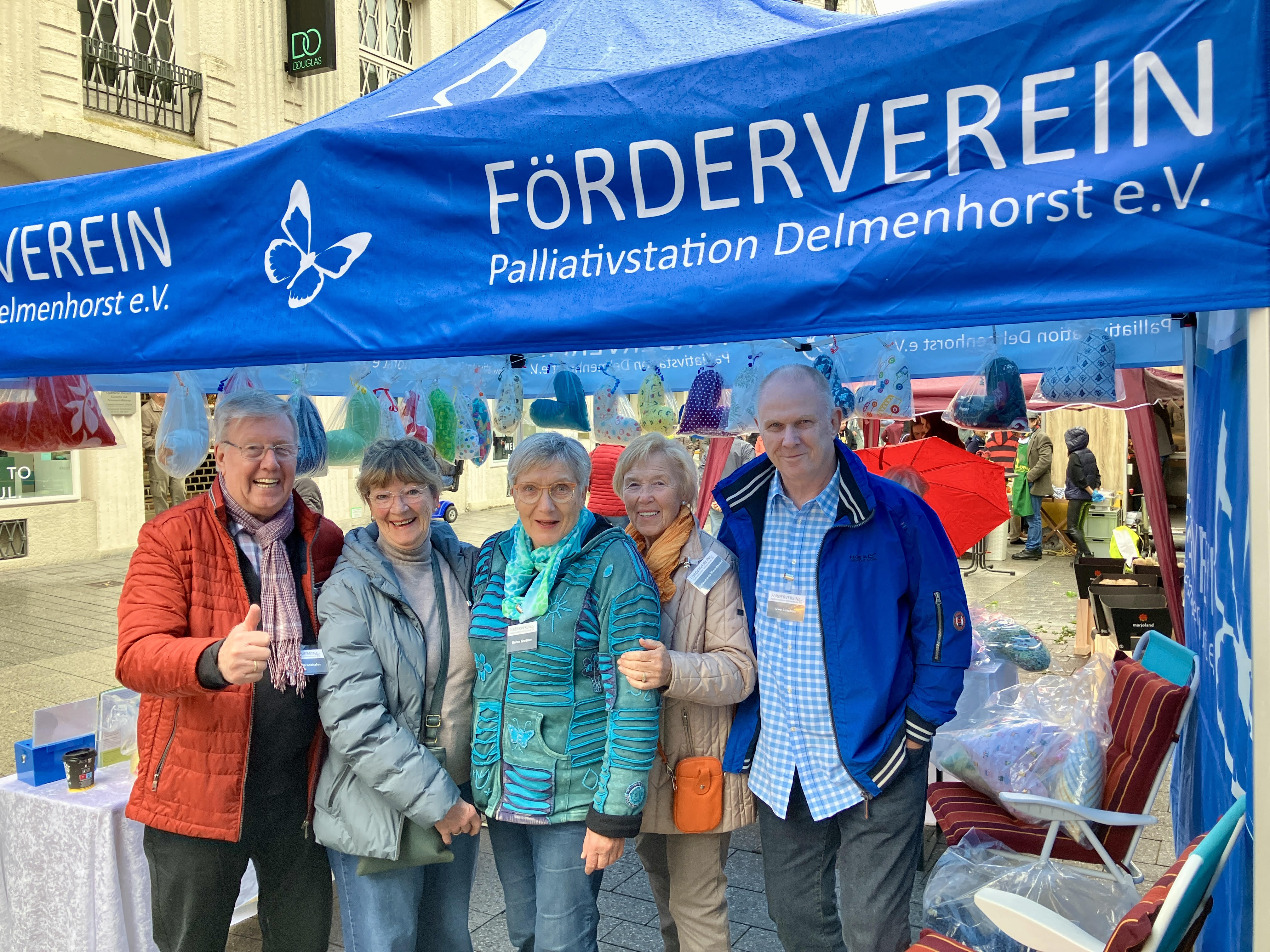 Der fertig aufgebaute Stand des Förderverein Palliativstation Delmenhorst e.V. vom Kartoffelfest 2025
